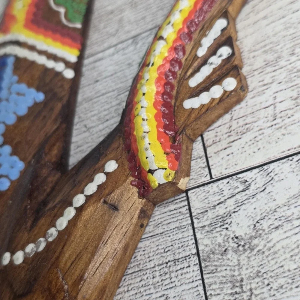 Lizard Wood Handcrafted Seashells Handpainted Rustic Charm Wall Decor 19.5